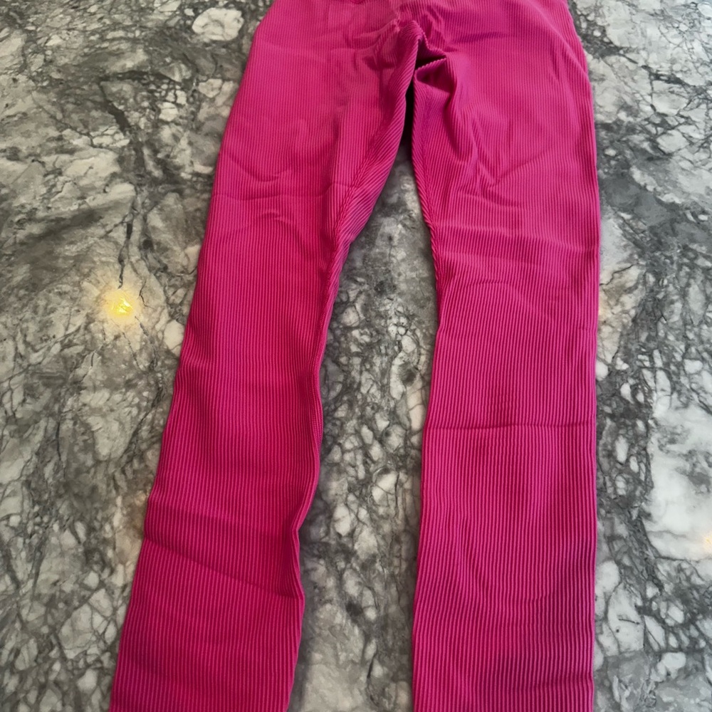 J80 fit Pink Ribbed Leggings